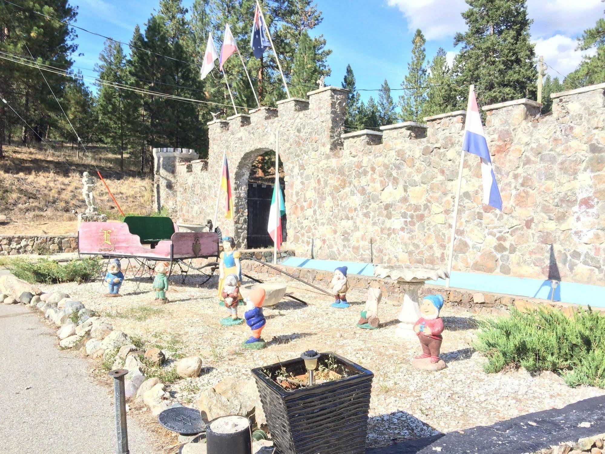 Rainbow Lake Castle Resort プリンストン エクステリア 写真